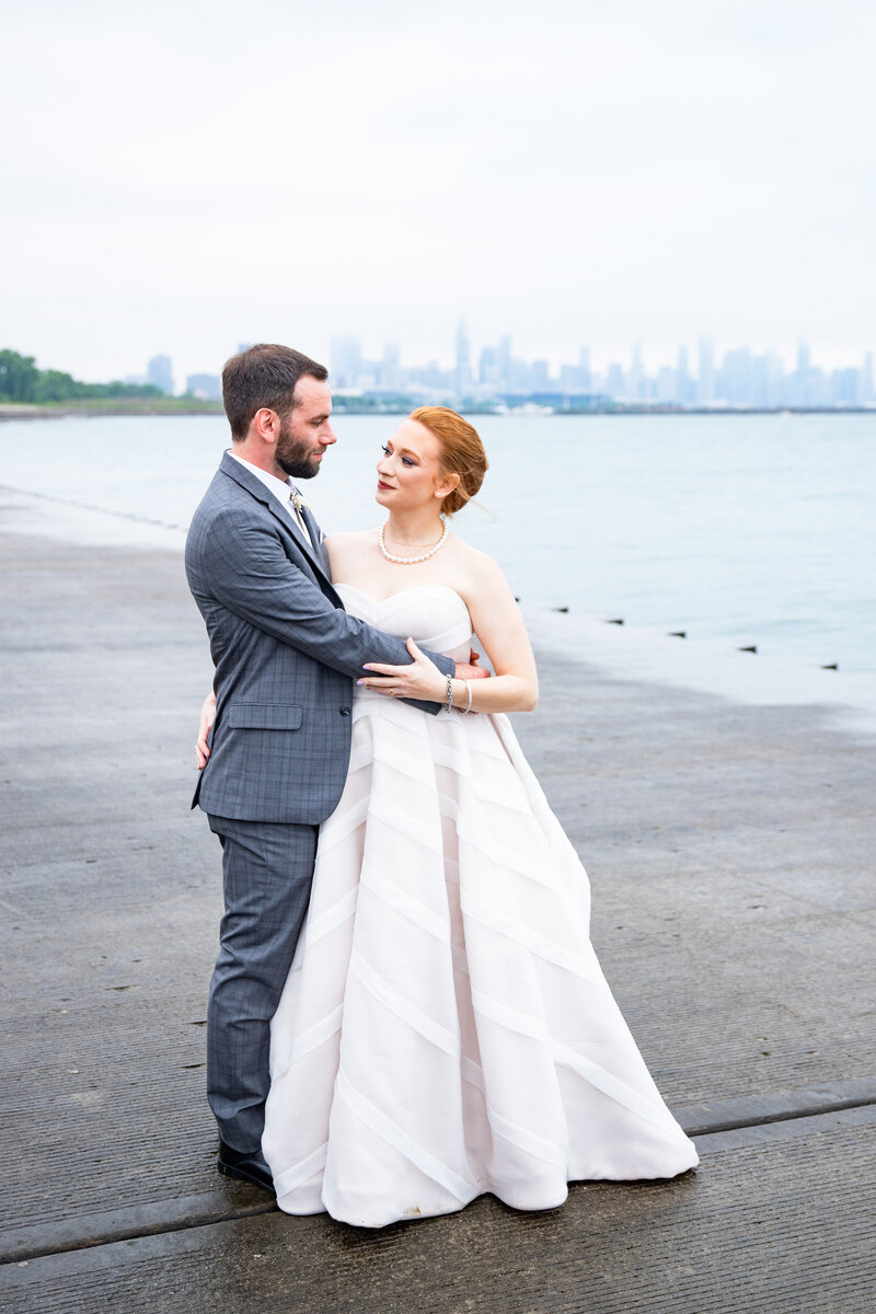 portrait-of-bride-and-groom-on-the-lakeshore