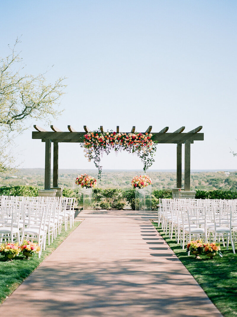 Canyonwood Ridge wedding venue with sweeping Hill Country views and oak tree