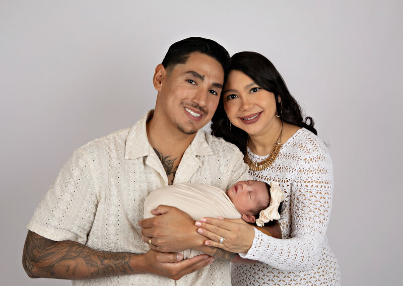 newbornbabyboynewfamilynewbabybestphotographertudiofamilybirthdaynewbornboyamilynewborngirlfirstbirthdayportraiturephotographystudioportraitsnewborngirlboyfamilyEvaMaganaPhotographychildphotographer (24 of 43)