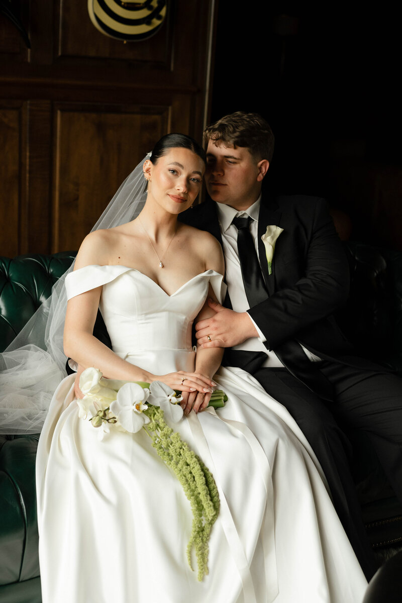 VINTAGE_KAITLYN_PHOTOGRAPHY_Allie_Robbie_Wedding-15