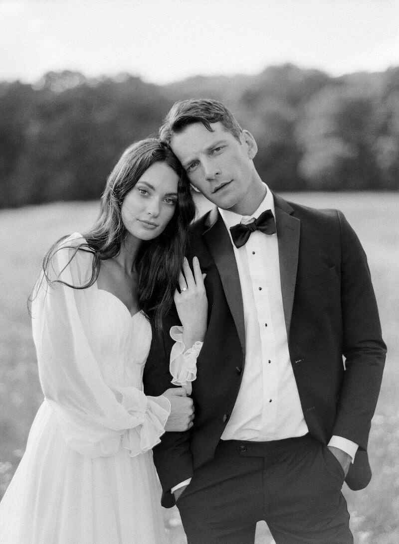 Black-and-White-of-Bride-and-Groom-Bloomsbury-Farm