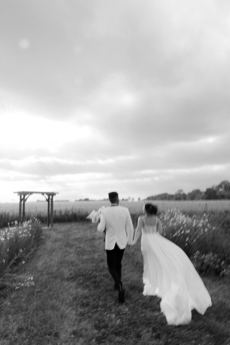 Indiana_Michigan_Wedding Planner_Zionsville_The Sixpence_Estate_Barn_Editorial_Bridal Fashion_Couple's Portrait_Black and White