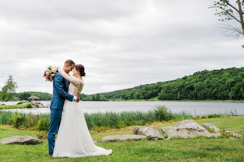 Modern estate wedding in Fairfield County with garden-inspired décor