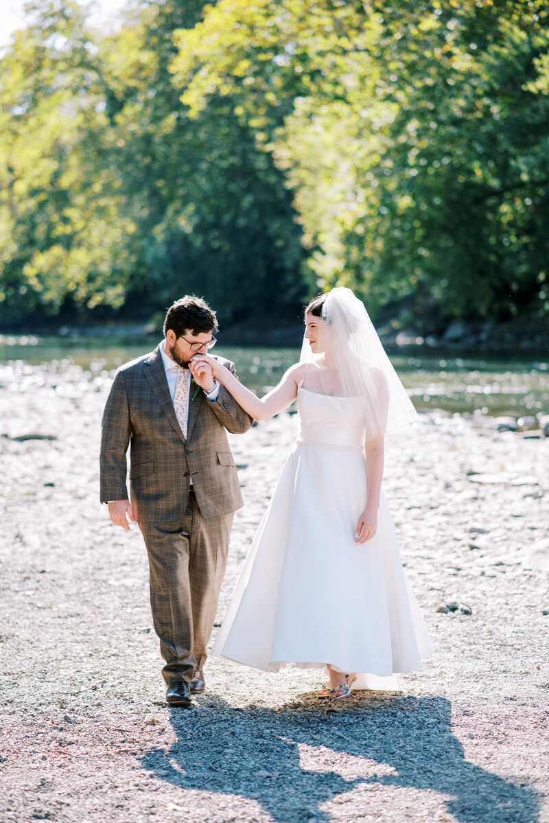 sarah-elizabeth-studio-ohio-wedding-photographer-the-landing-cummins-wedding-friday-bride-groom-portraits-91