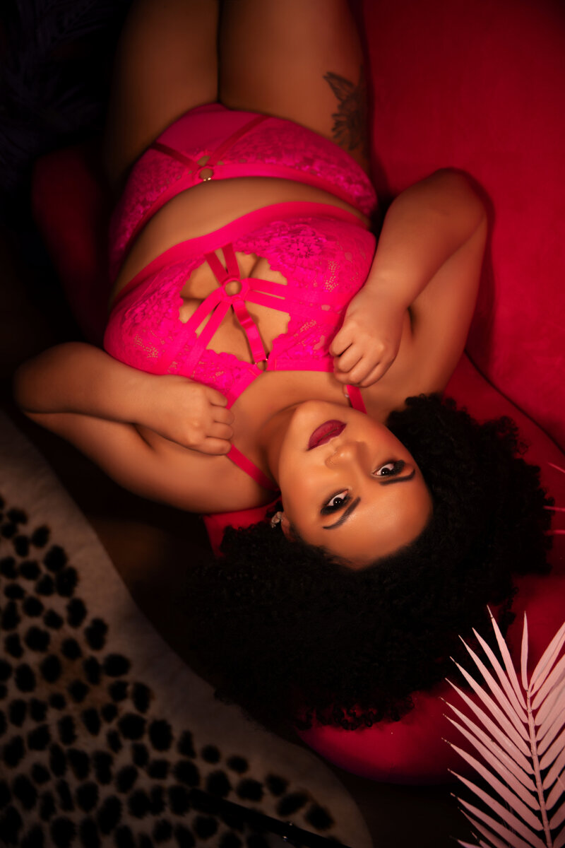 Empowering plus-size boudoir portrait exuding sensuality in Scottsdale, Arizona
