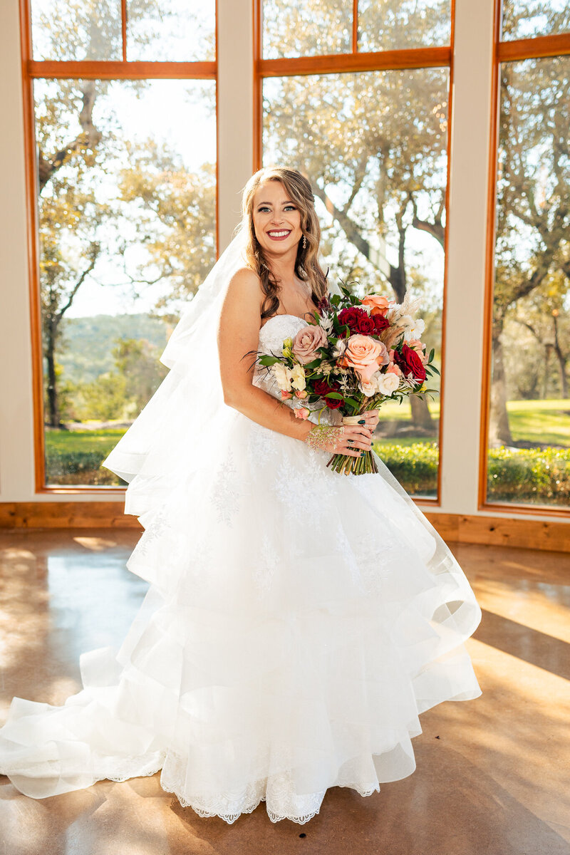 Ignite passion in Purgatory with a laid-back wedding extravaganza in Southwest Colorado. Bold colors, elegant details, and untraditional love create a memorable celebration.