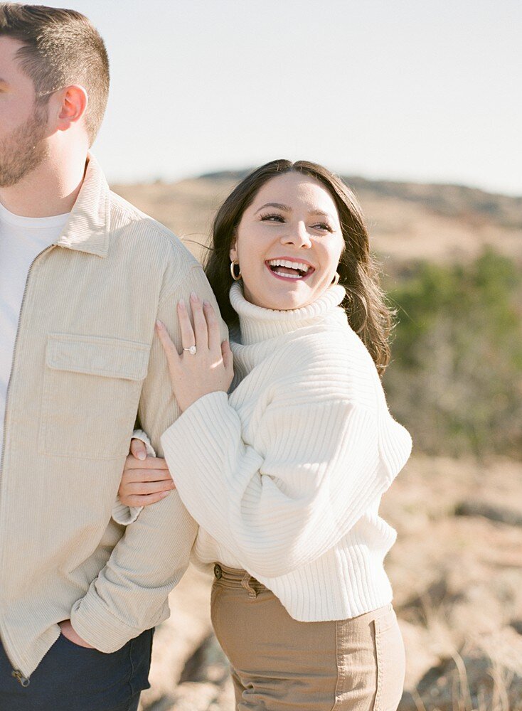 tulsa-wedding-photographer-engagement-photoshoot-at-wichita-mountains-laura-eddy-photography_0003