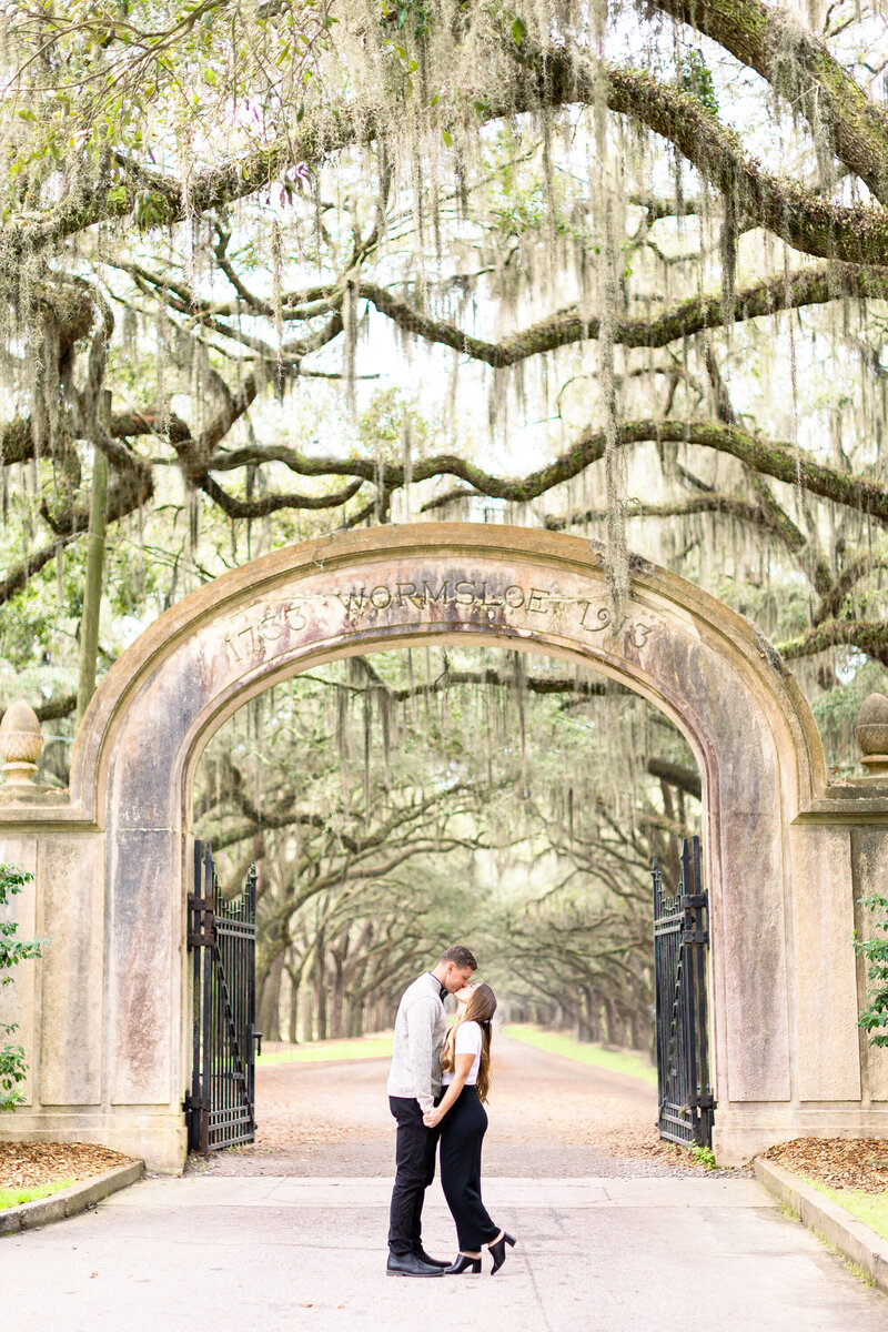 Amelia + Bryce  Wormsloe Engagement Session  Taylor Rose Photography-4