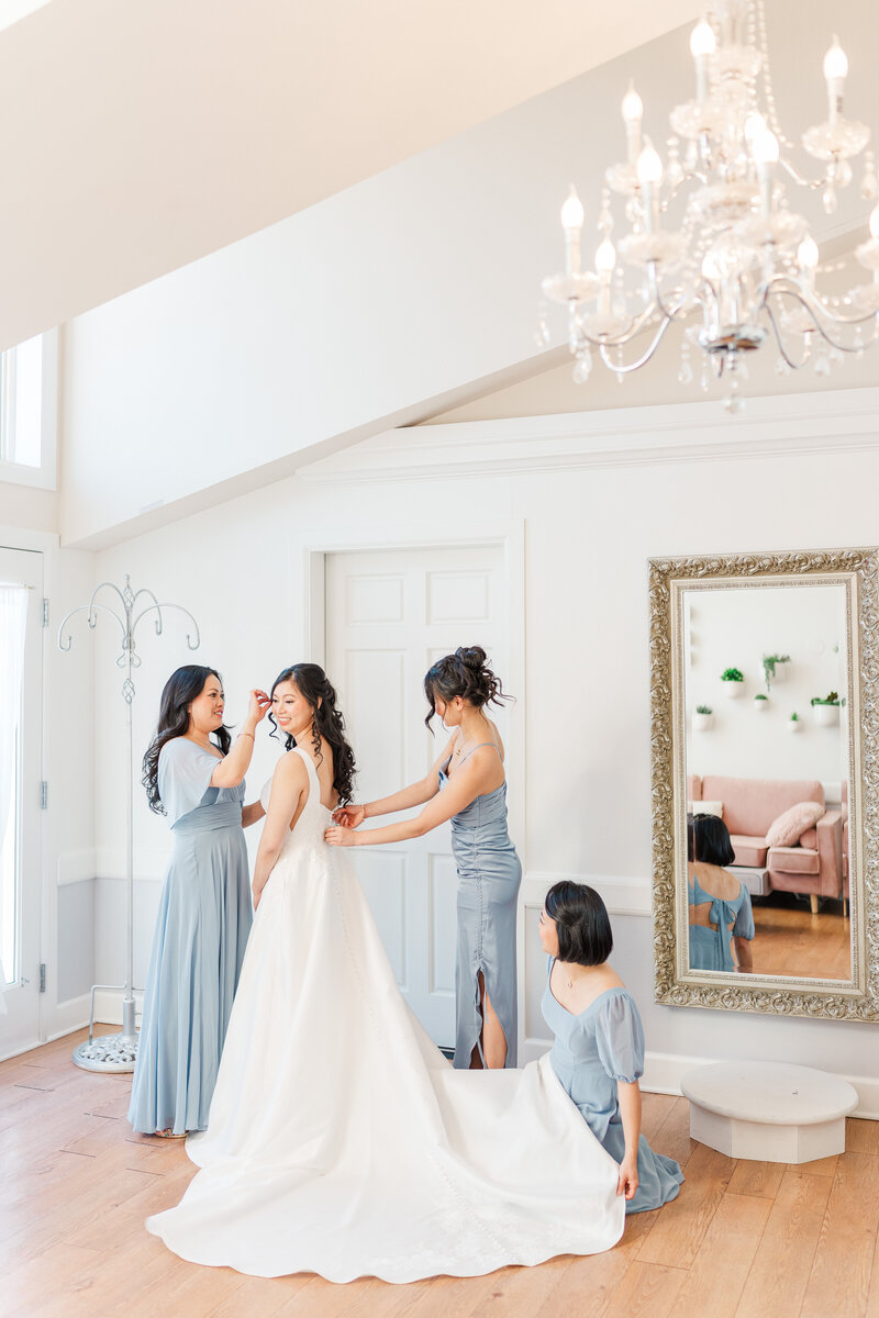 Chateaux at Fox Meadows Dusty Blue Garden Florals Wedding Elena Spraguer Photography 0031
