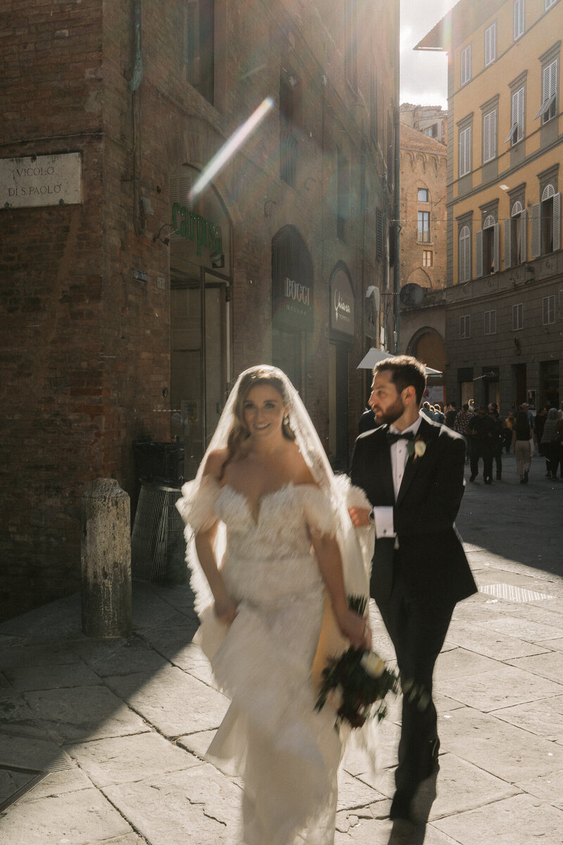 SarahAnneThompson_SienaItaly_VillaCatignano_Wedding-55