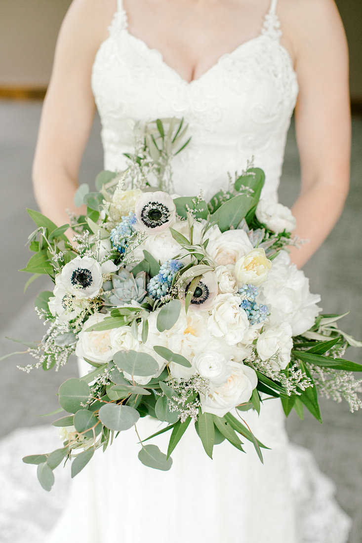 Wedding-Inspiration-Spring-Succulent-Bouquet-Blue-White-Photo-by-Uniquely-His-Photography01