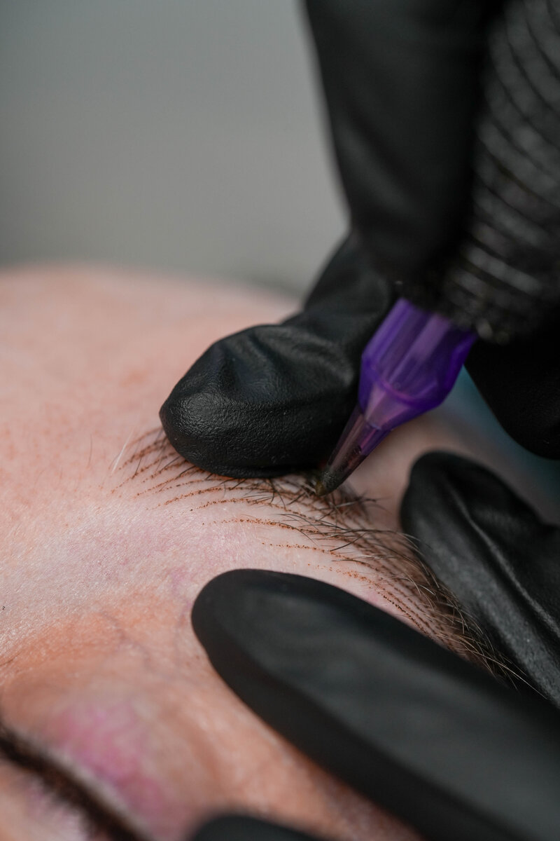 Nano brows, machine hair strokes pmu