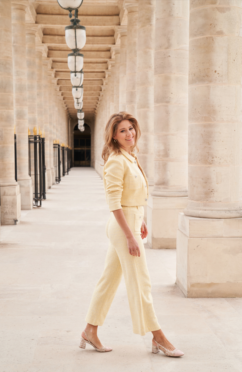 Laura van Rooij Weddingdress designer in Paris Palais Royale shoot