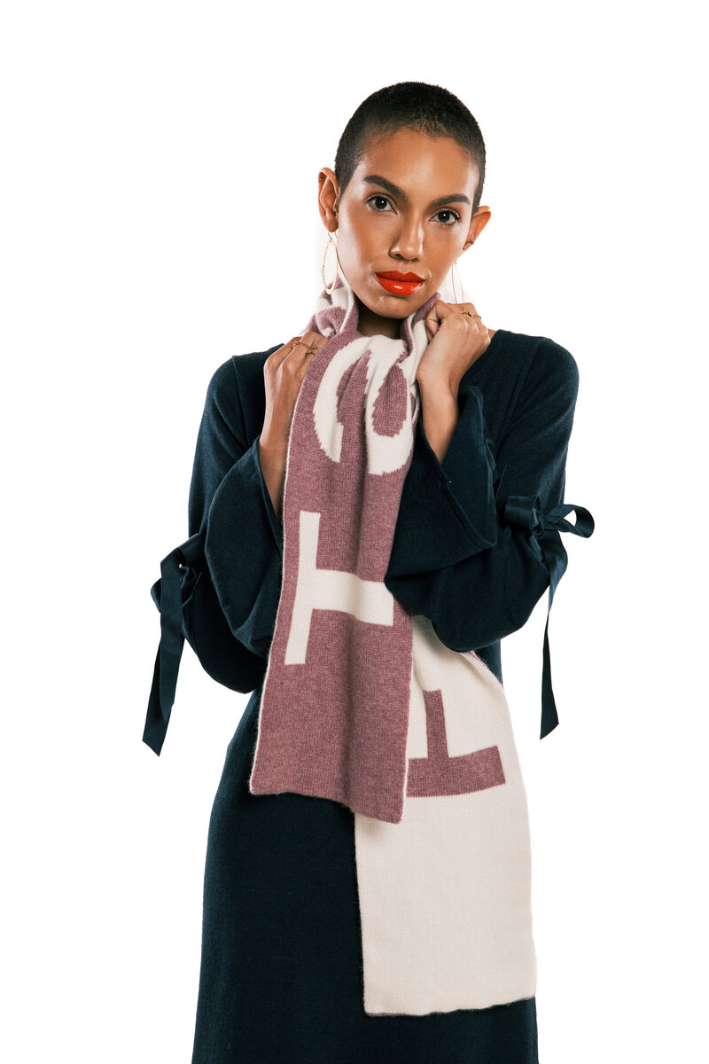 Feminist scarf mauve 3