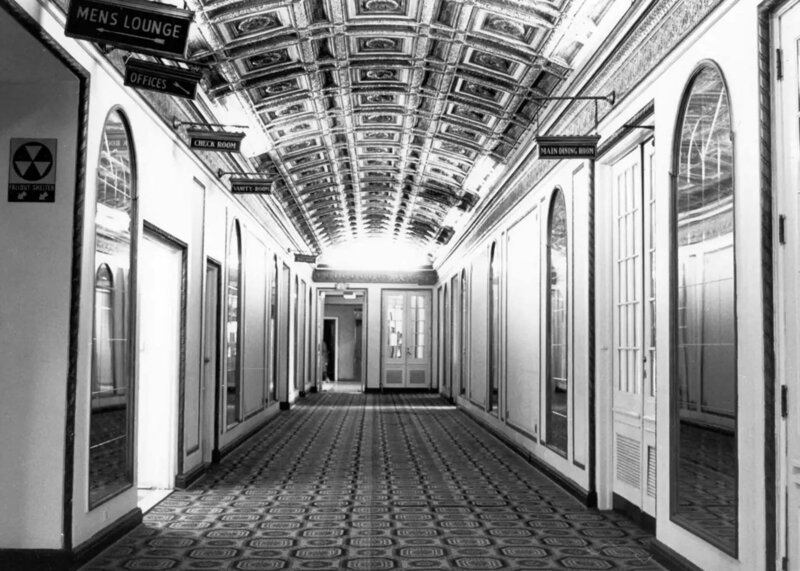 Lee Plaza Peacock Alley_3