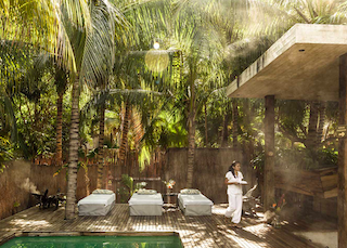 Pilates Strong SMA in San Miguel De Allende specializes in private Reformer Pilates sessions, offering personalized instruction focused on strength, flexibility, and core alignment through EnForma.
