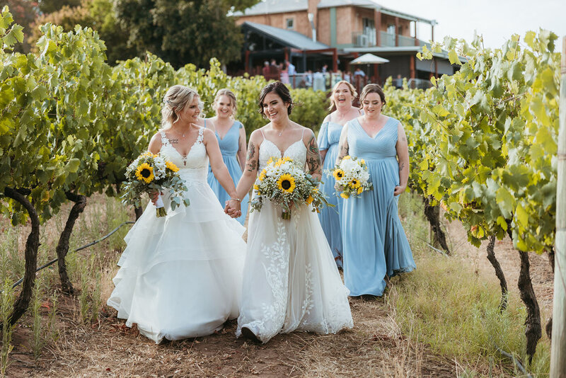 bridesmaids-brides-photoshoot-photographer