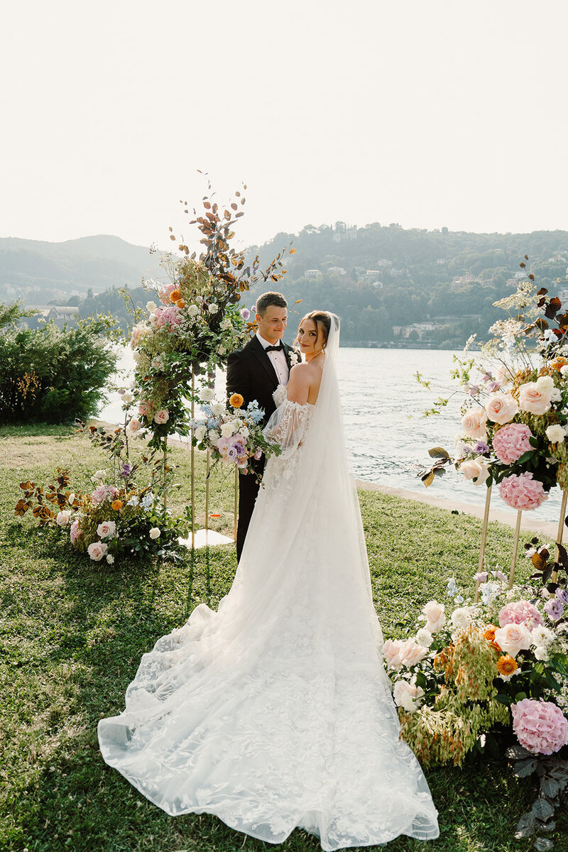 elopement wedding table  on the beach in Italy