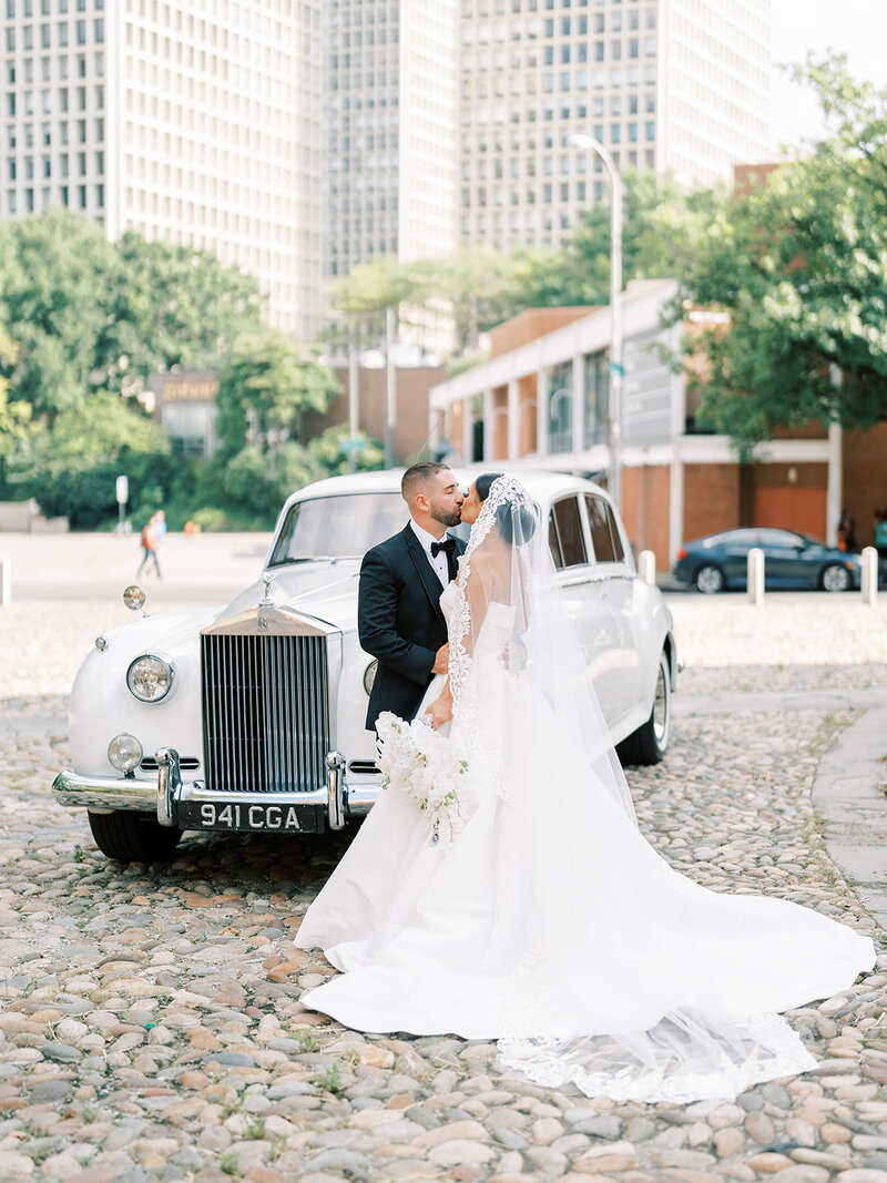 Elegant and epic summer at a Palatial Ballroom with European Ambiance | Ballroom at the Ben | Philadelphia PA | Denise Marie Photography | Editorial Wedding Photographer based in Philadelphia PA