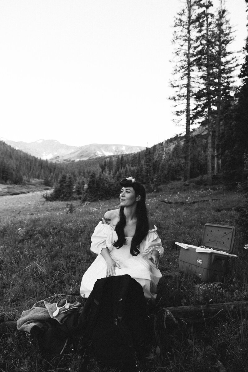 Colorado bride at a modern bridal photoshoot