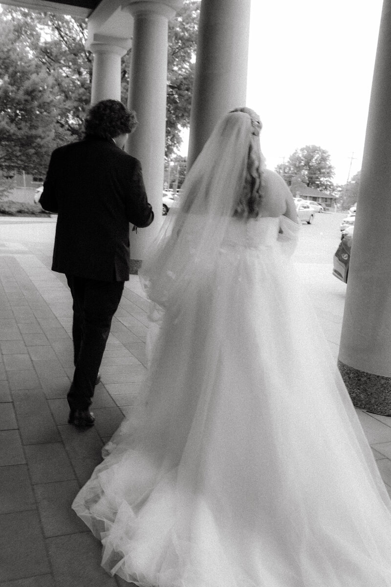 bride-and-groom-candid00046