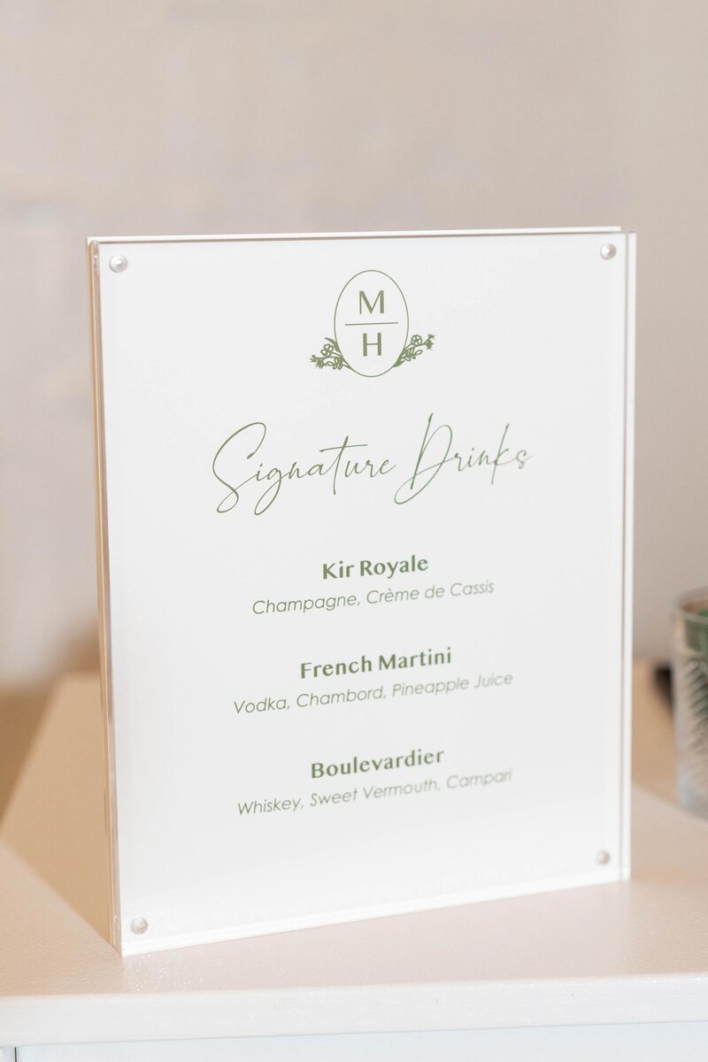 Personalized_wedding_bar_menu_crest_DC