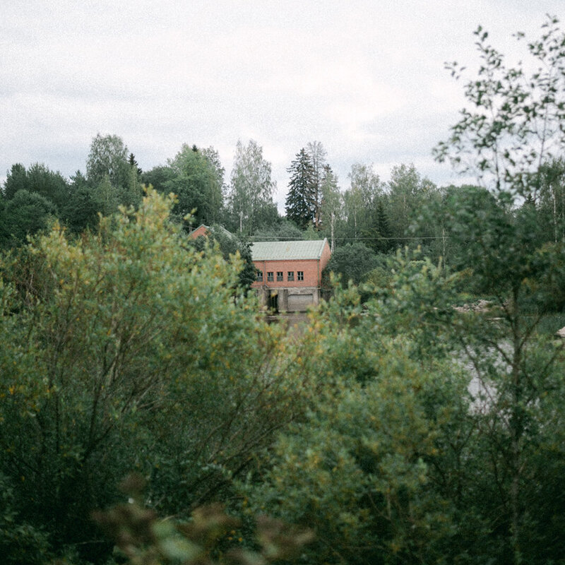 Wedding photo of an Intimate and romantic wedding  photography session in Porvoo by photographer Hannika Gabrielsson