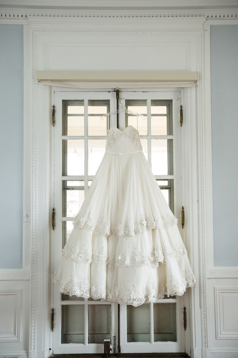 edith-elan-armour-house-chicago-sweetheart-ballgown-wedding-dress