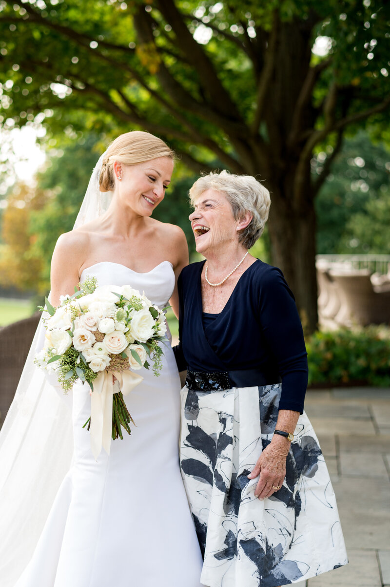 wedding-family-portraits-with-grandmother