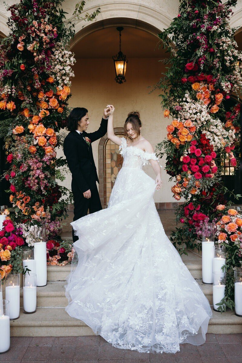 Elegant wedding ceremony setup with floral arrangements at the Powel Crosley Estate, captured by Sarasota wedding photographer Priscila Del Cristo.