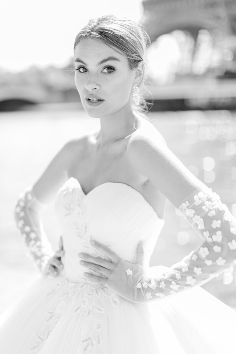 bride-eiffel-tower-long-gloves