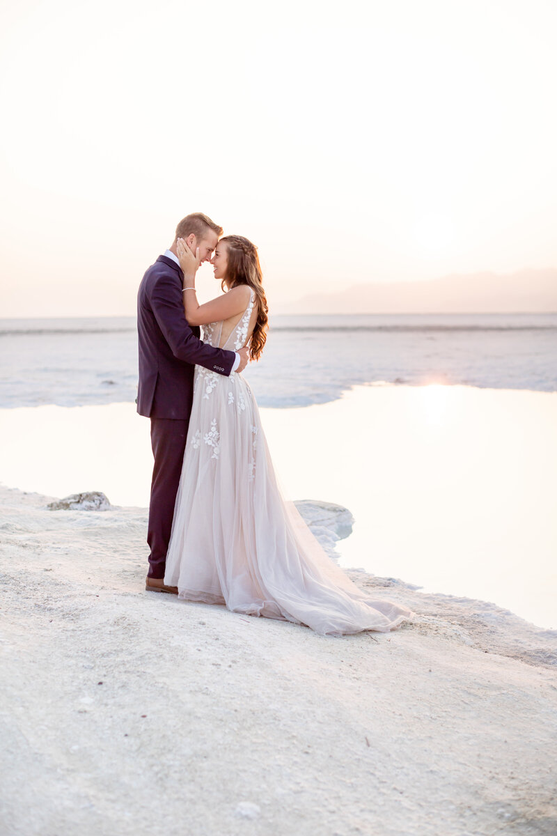 Wedding photograhy at utah salt flats 