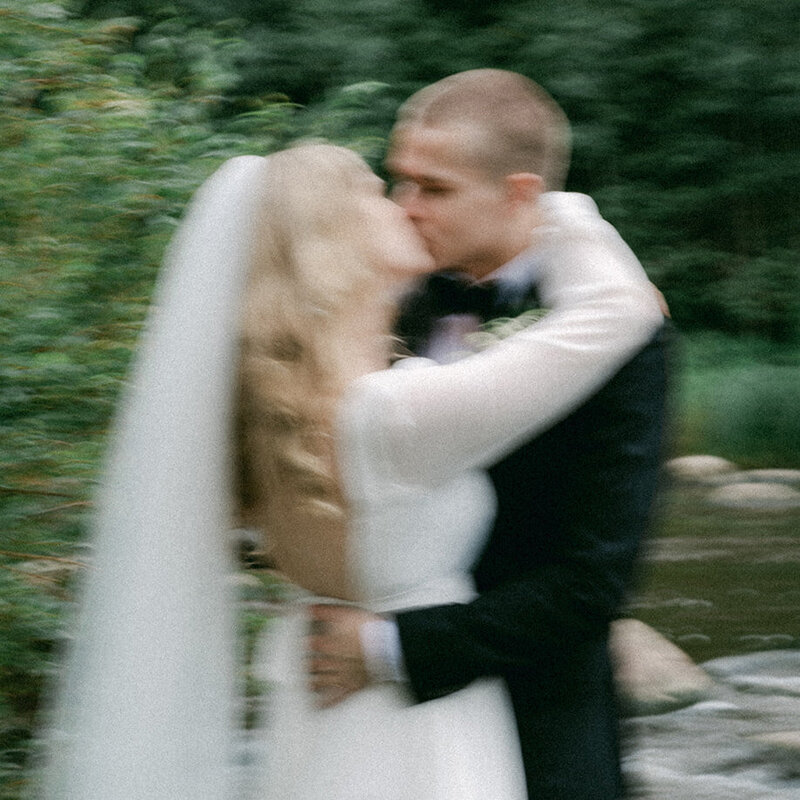 Wedding photo of an Intimate and romantic wedding  photography session in Porvoo by photographer Hannika Gabrielsson