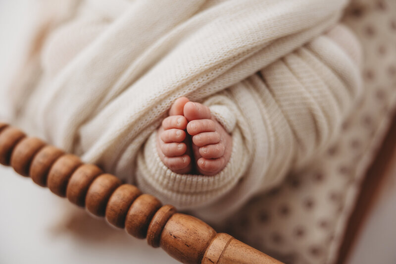 Newborn photographer in Phoenix Arizona baby toes