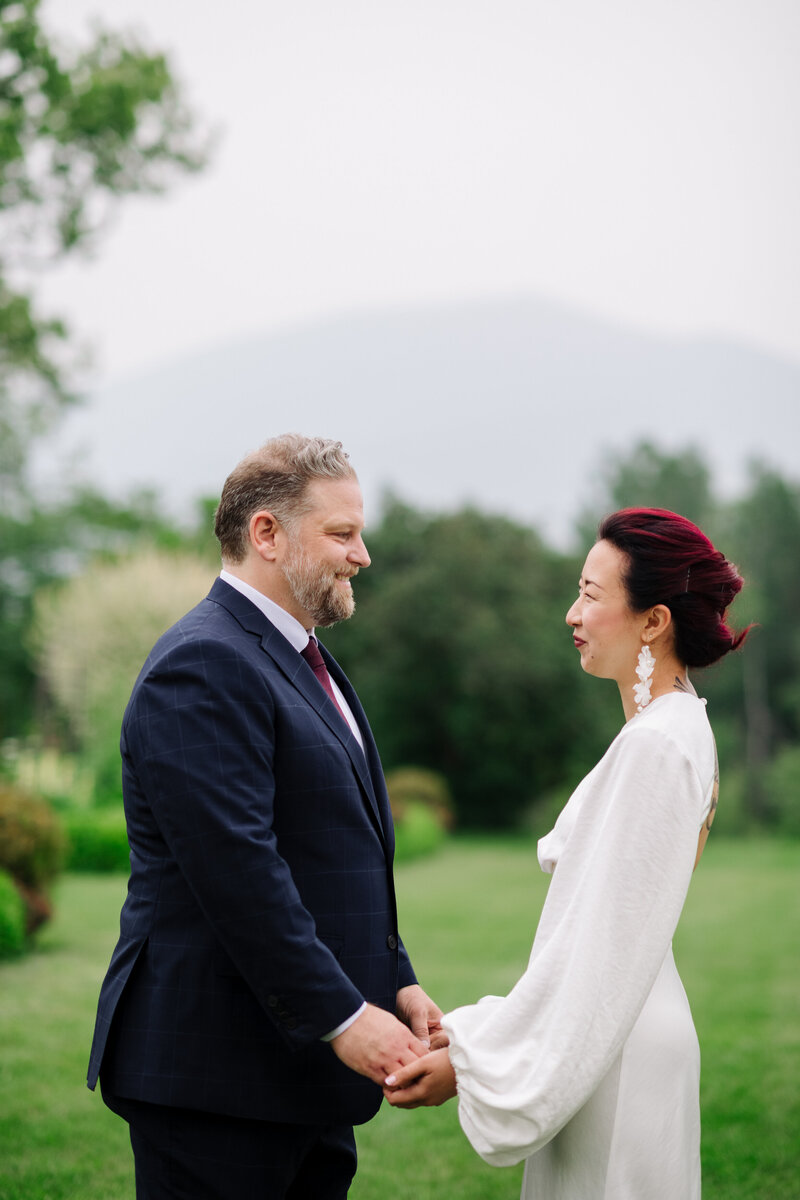 Vermont summer wedding at The Inn at Burklyn