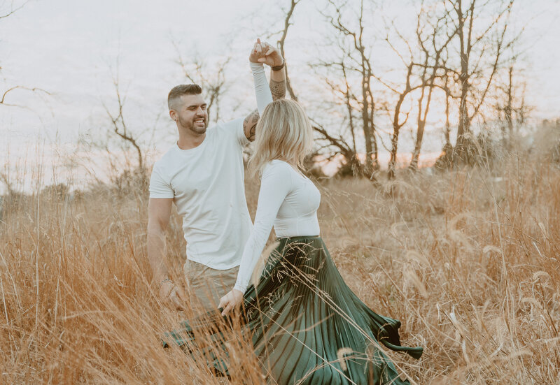 engagement session in Wissahickon Valley Park