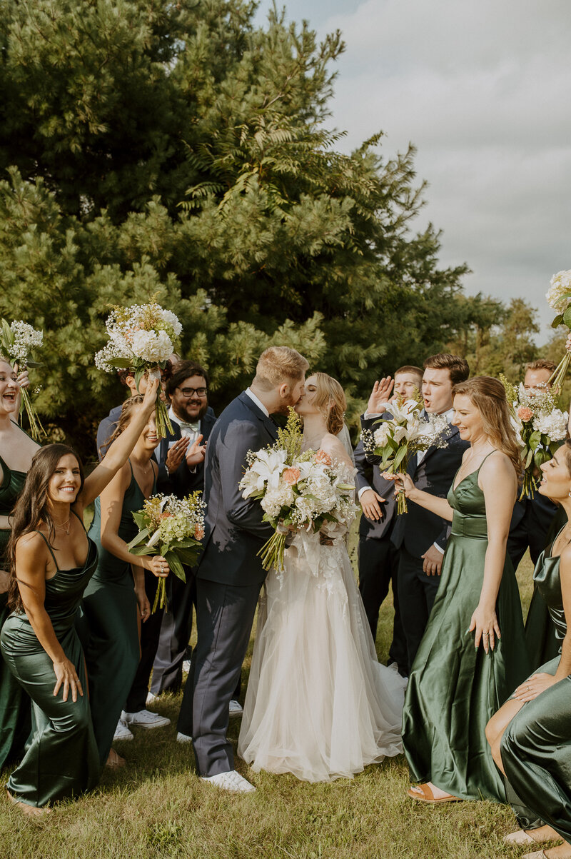 family-friendly-wedding-in-warwick-new-jersey-barn-style6165