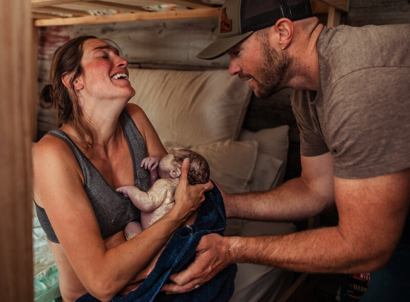 Lindsey Ellis is a birth doula, birth photographer and birth advocate serving Bozeman, Montana, and surrounding communities home birth, birth center birth, water birth, evidence based birth