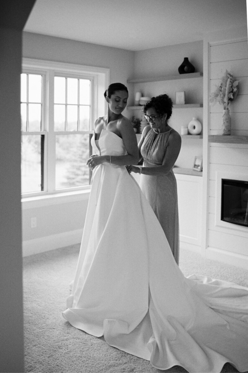 08_Private-Estate-Tent-Wedding-12