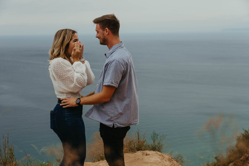 empire-bluff-trail-northern-michigan-proposal-wedding-photographer-alisciamariephotography-9014