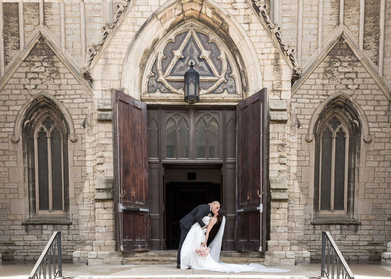 Downtown Detroit wedding Photographer savvy shoots