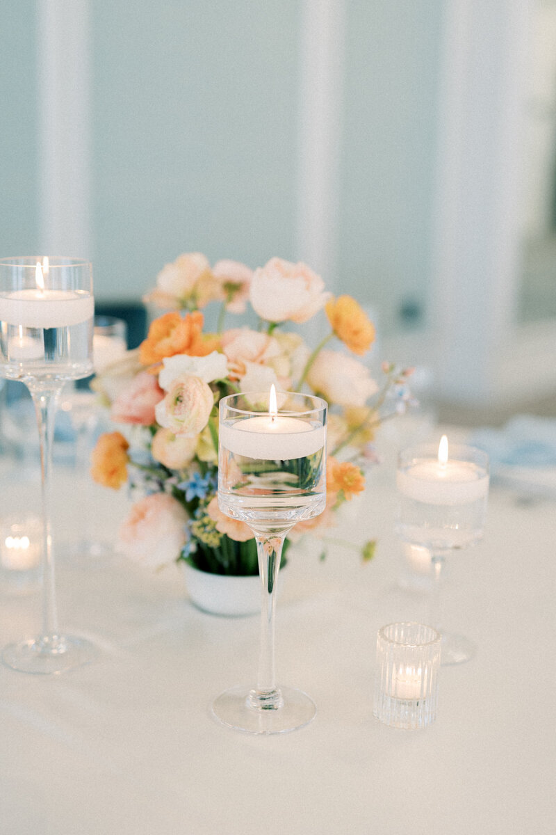 Indiana_Michigan_Wedding Planner_Hotel Carmichael_Carmel Indiana_Wedding Day Editorial_Centerpiece_Candles_Reception_Wedding Decor