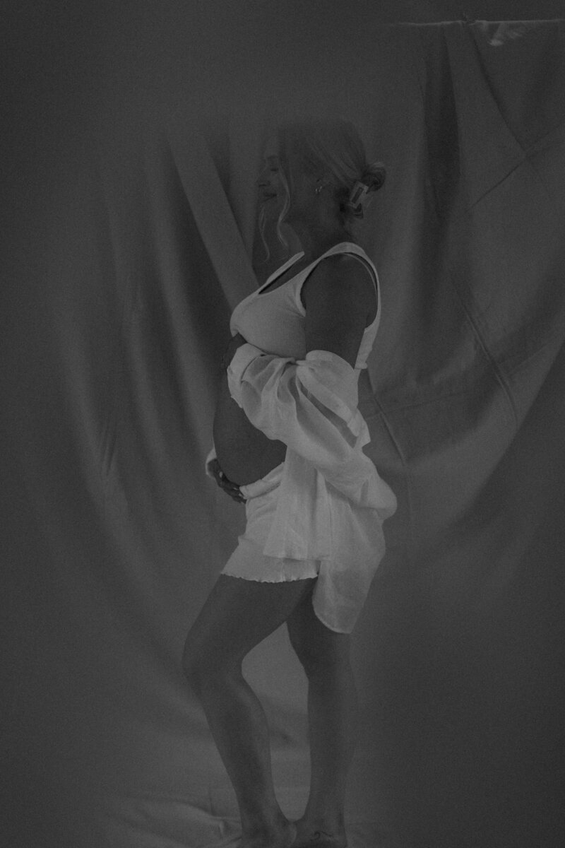 Woman by Tarah Elise Photography Boudoir Branding Brands Motherhood Portrait Maternity Pregnancy Photographer Sessions Minneapolis St. Paul Stillwater Minnesota Hudson Wisconsin Elevated Moody Natural6141