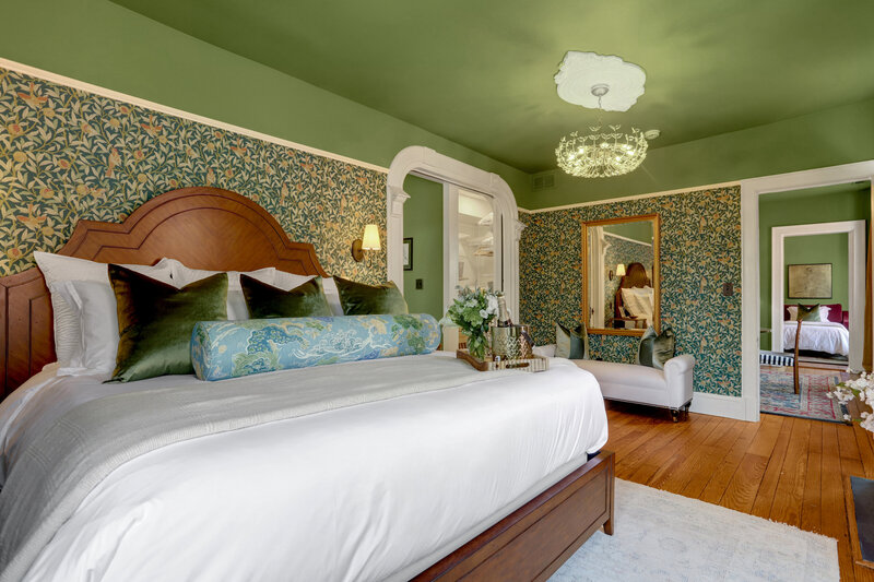 FAVE_124_newedited-620_872