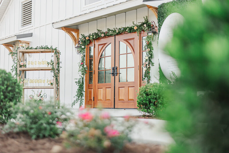 Welcome-Cocktails-Front-Entrance-The-Legacy-at-Willow-Pond