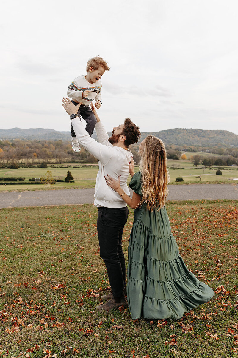 NahvilleFamilyPhotos.MarissaRobertsPhotography.TheHendersons-89_websize