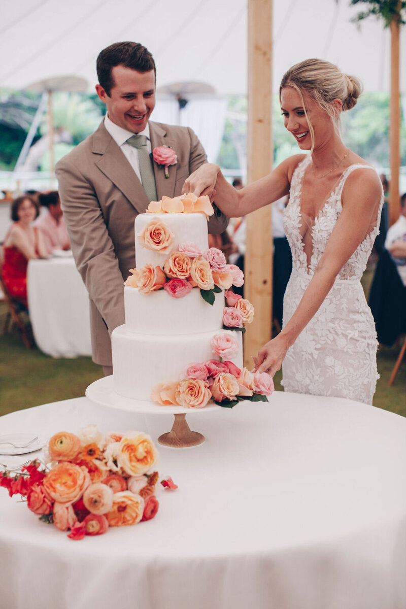 Bermuda Wedding Cake Cutting - Bermuda Bride