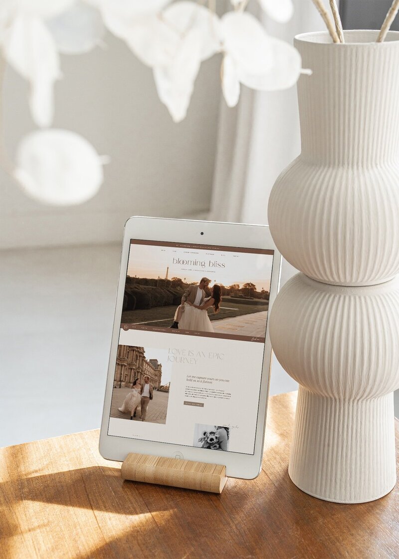 Warm Showit template for photographers