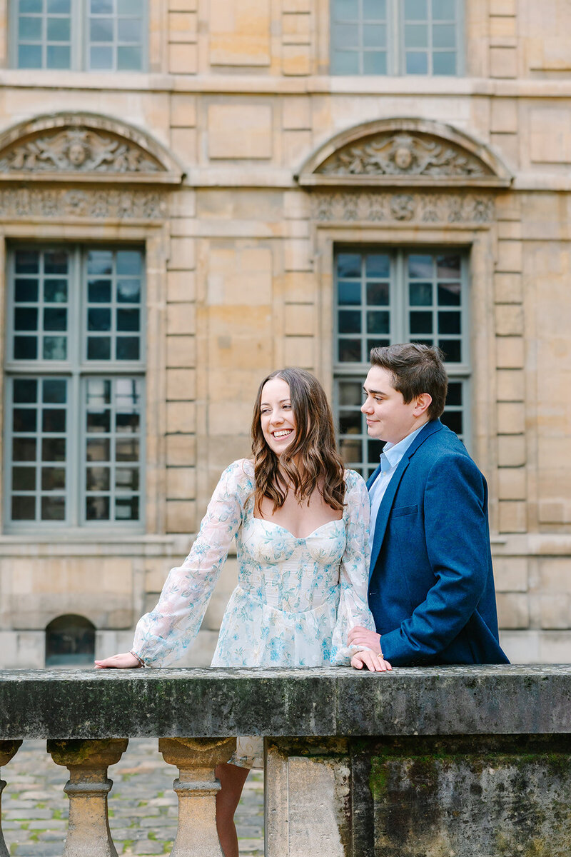 Marais - Place des Vosges_Hotel Sully - Couple -  NM6A6691-Edit