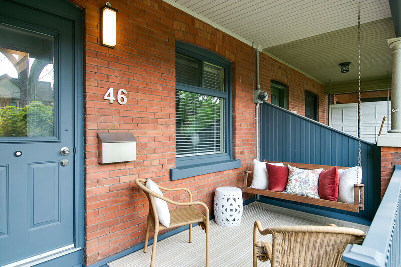 6-web-or-mls-3_001_Porch